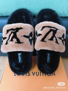 Louis vuitton pool pillow comfort mule slides, Men's Fashion, Footwear,  Slippers & Slides on Carousell