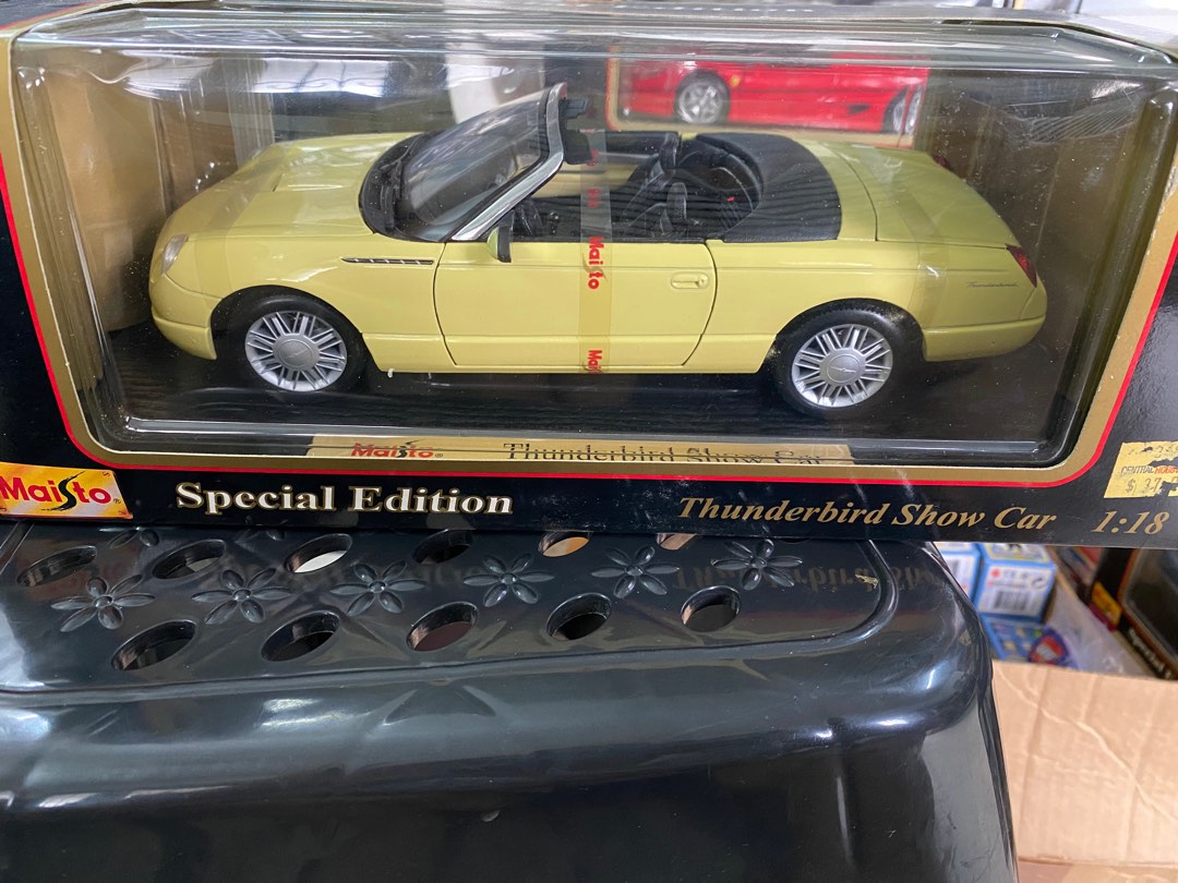 Maisto thunderbird show car clearance