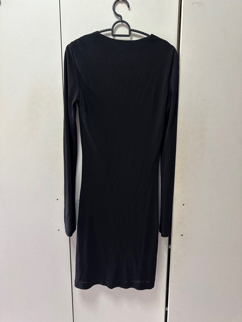 Mango (Category: Dresses) located in Singapore. Submitted by soesoeayester (Listing ID 1219952664, Image 3). Description: Best fit Uk-8, Mail Only, No refund & return..