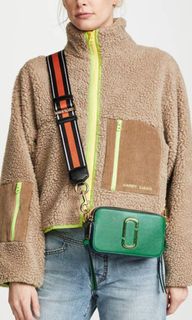 (Category: ) located in . Submitted by HandbagsAddictHere (Listing ID 1220025629, Image 1). Description: .