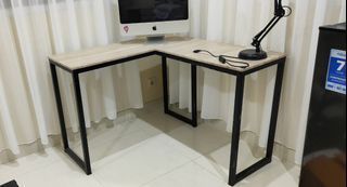 Meja kerja/ meja serbaguna