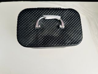 Minimalist make up bag black