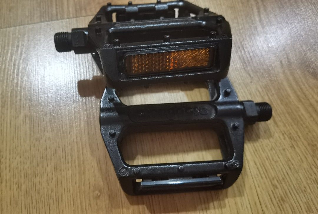 Mongoose MTB pedals, Sports Equipment, Bicycles & Parts, Parts