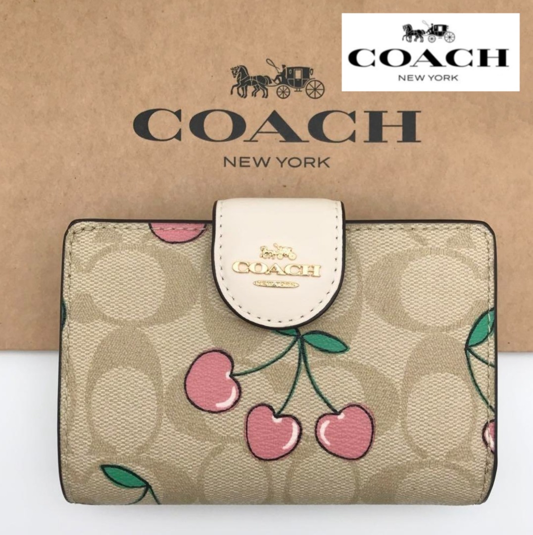 New Coach Original Limited Edition Collection Medium Corner Zip Wallet In Signature Canvas With Heart Cherry Print In Light Khaki Multi Wallet For