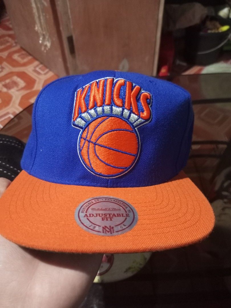 legit knicks mitchell & ness, Men's Fashion, Watches & Accessories, Caps &  Hats on Carousell