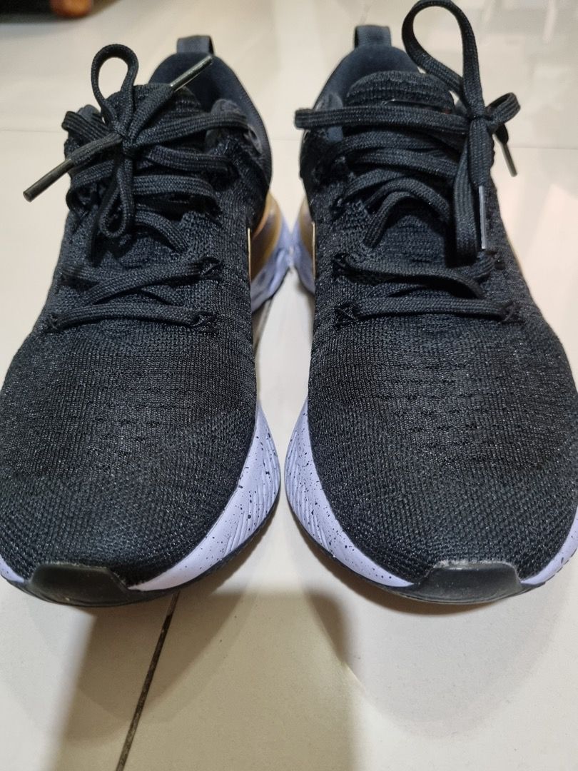 NIKE REACT INFINITY RUN FLYKNIT SHOES (Category: Sneakers) located in Makati City. Submitted by bougette (Listing ID 1219930360, Image 1). Description: RFS: Too small. Almost new, used it used only once. Best fit 6.5-7. shipping c/o buyer. Payment via GCash .