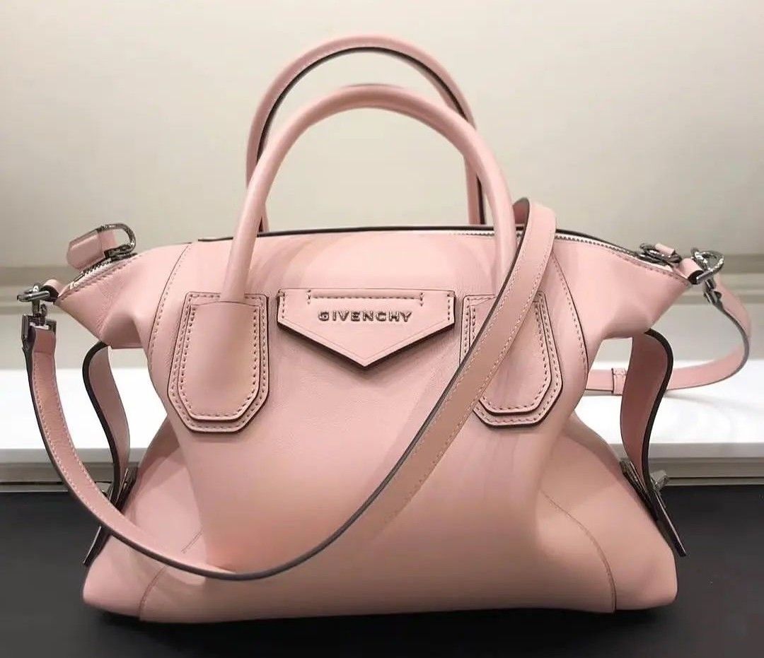 Pre order givenchy antigona soft (Category: Luxury Bags & Wallets) located in Las Pinas. Submitted by glamdustph (Listing ID 1220042697, Image 2). Description: 💯 authentic from eu 3-4 weeks eda via air cargo 25k dp plus loc sf thank you.