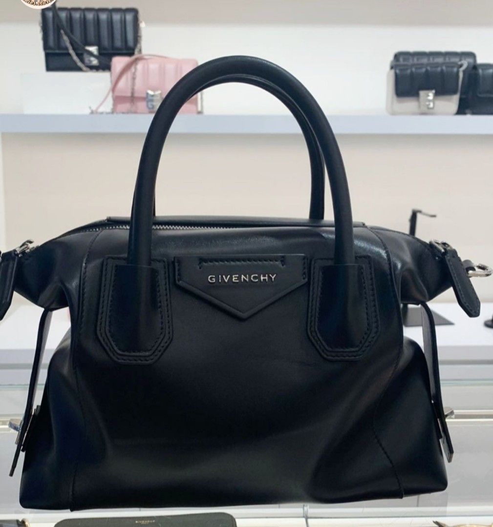 Pre order givenchy antigona soft (Category: Luxury Bags & Wallets) located in Las Pinas. Submitted by glamdustph (Listing ID 1220042697, Image 1). Description: 💯 authentic from eu 3-4 weeks eda via air cargo 25k dp plus loc sf thank you.