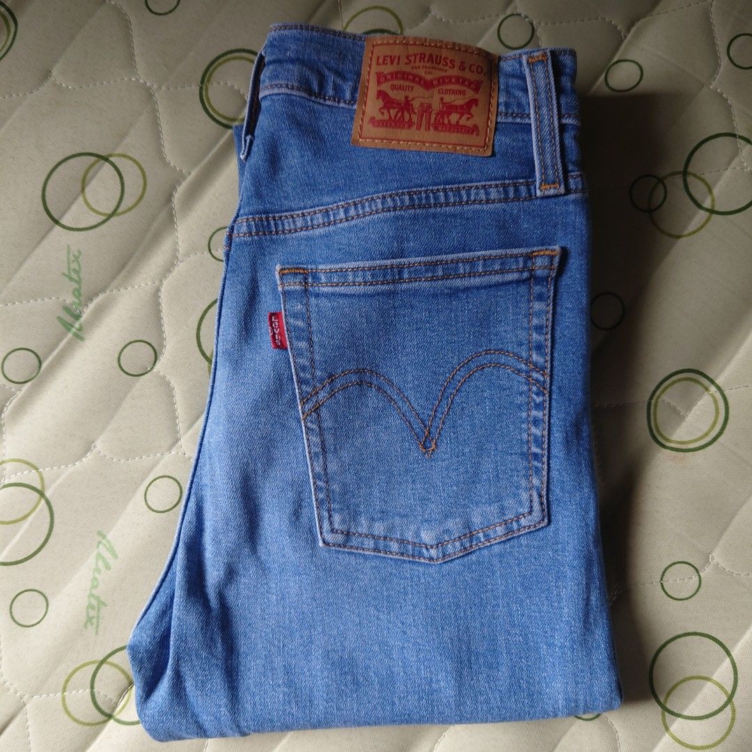 Preloved! Original Levi's Wedgie Skinny W25 High Rise, Women's Fashion,  Bottoms, Jeans on Carousell