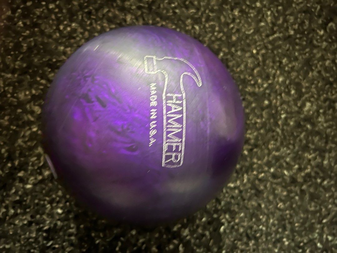 Purple hammer urethane bowling ball 15 Lbs, Sports Equipment, Sports & Games, Billiards