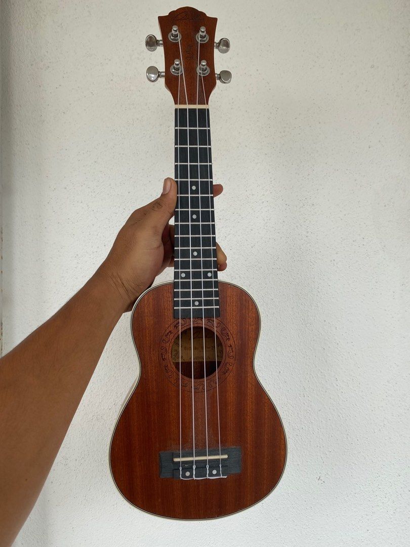 Ranch ukulele top