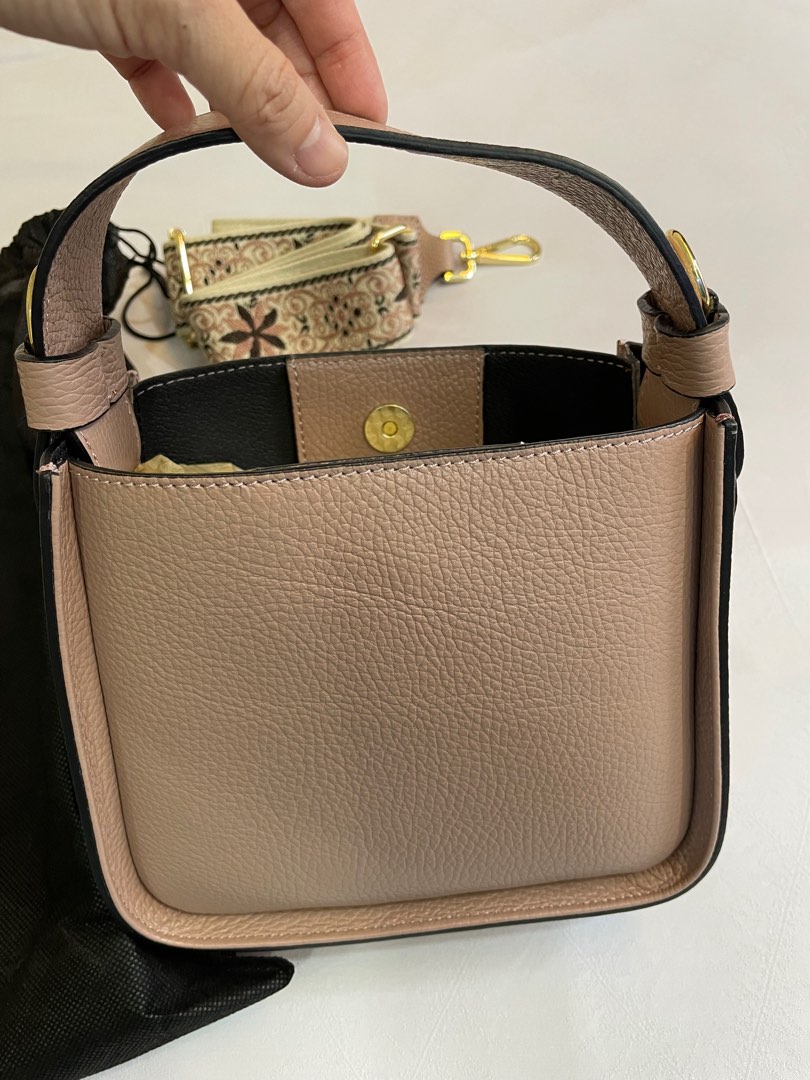 Roberta Firenze Toomba bag in Nude Pink, Women's Fashion, Bags ...