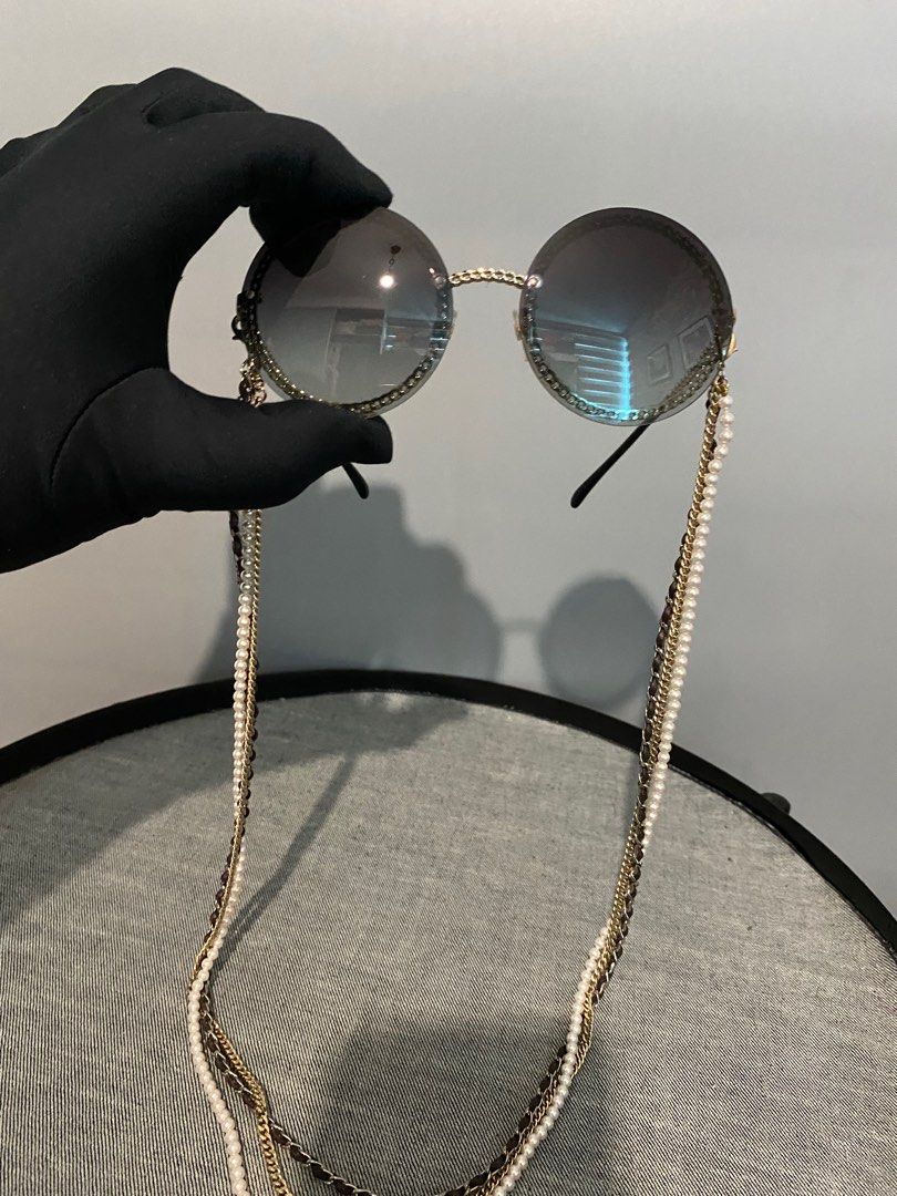 (RTP $1,300) CHANEL ROUND SUNGLASSES WITH CHAIN