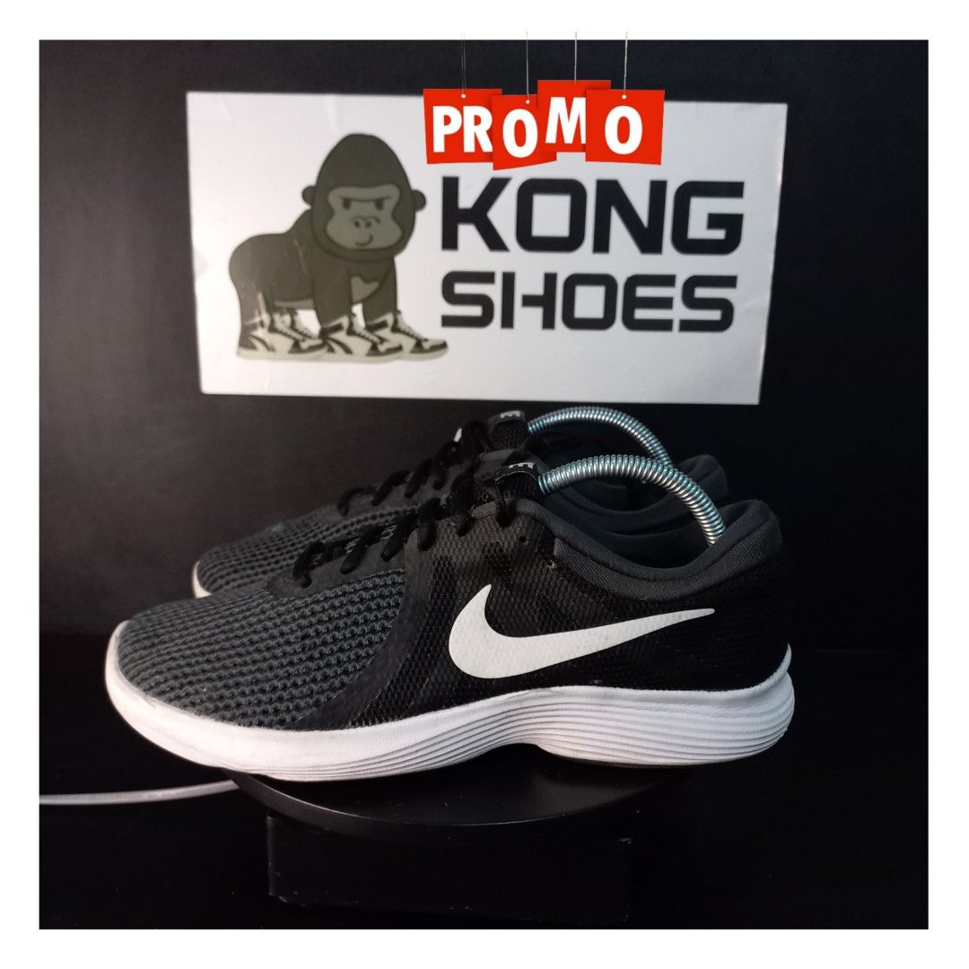 Sepatu nike revolution 4 store