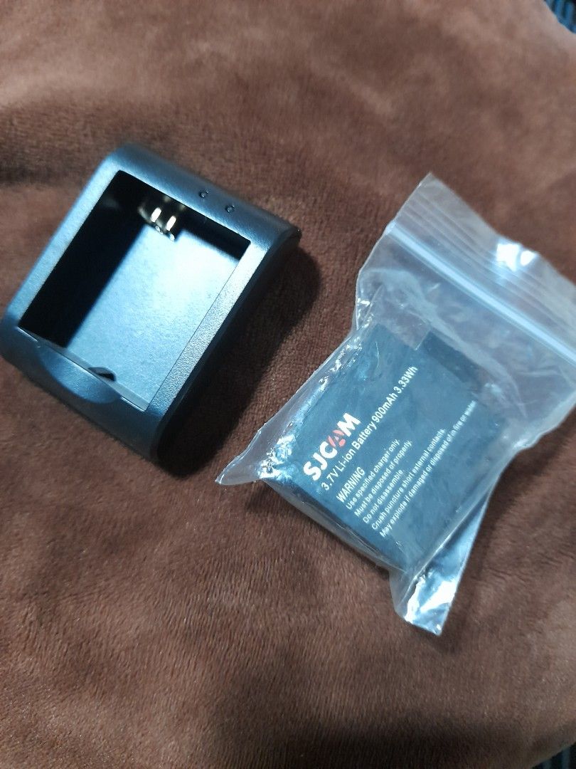 Sjcam 4k battery (Category: Cameras) located in Valenzuela. Submitted by macandrei (Listing ID 1220048330, Image 3). Description: isang beses lang nagamit as spare include na ung charger nya wala lang cord 09184910005.