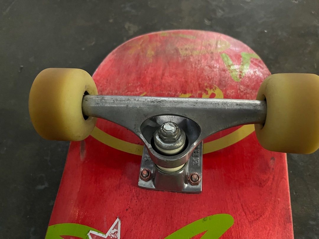 Skateboard trucks Krux for size 8" deck, with free bolts, Sports