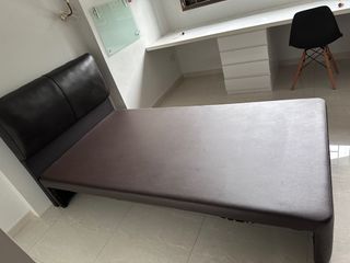 (Category: ) located in . Submitted by boge20 (Listing ID 1219965280, Image 1). Description: .