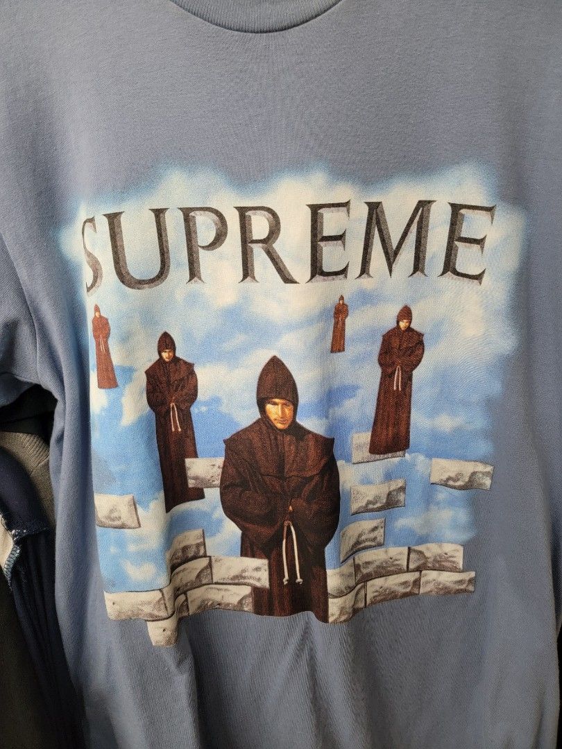 Supreme （分類：服裝）位於 Hong Kong。 由 nightfung 提交（商品編號 1220055021，圖片 3）。簡介： 全部 100% real & 95% new，著回著用，黃金 s size，爆衣櫃清位，平價出售（仲有好多其他款），金鐘或沿線港鐵站交收，多買多平，歡迎 PM 查詢。。