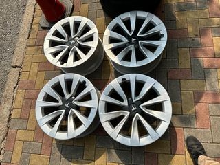 （分類：）位於 。 由 suprakin01 提交（商品編號 1220015685，圖片 1）。簡介： 。
