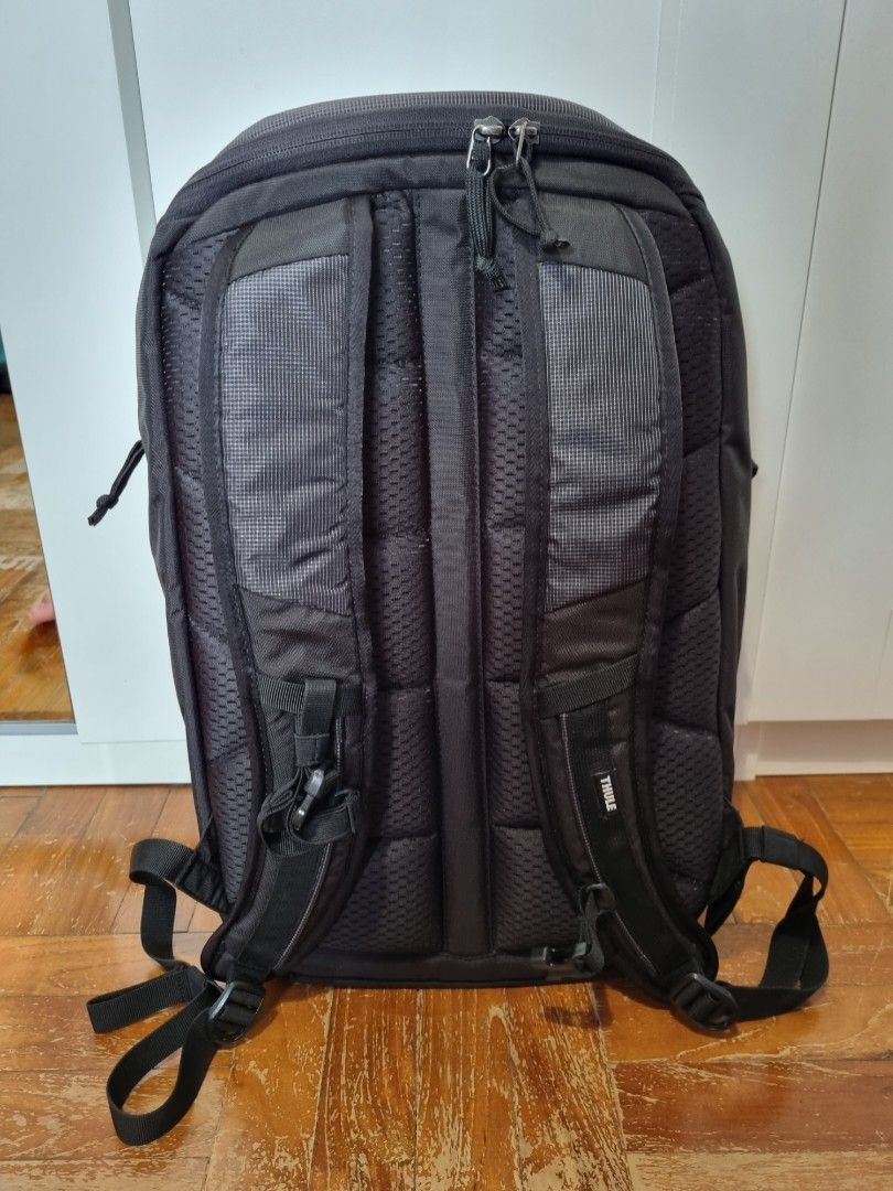 Thule Enroute 3.0 23L backpack (black), Men's Fashion, Bags, Backpacks