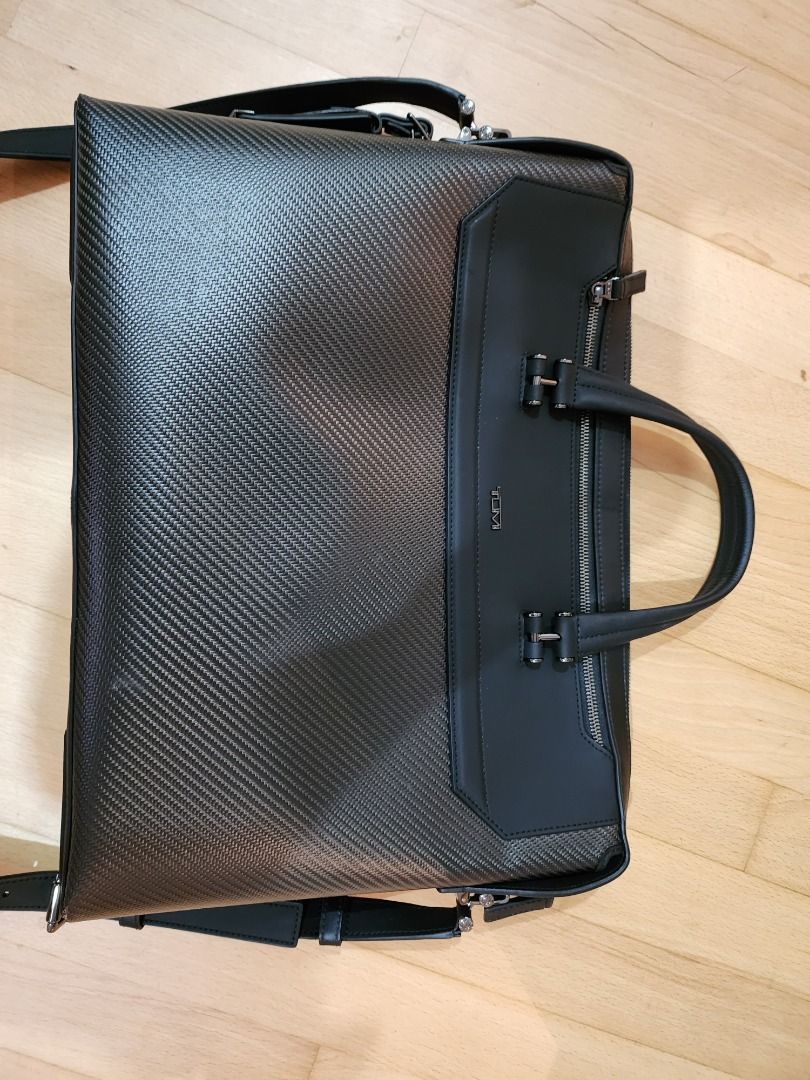 Carbon hotsell fiber tumi