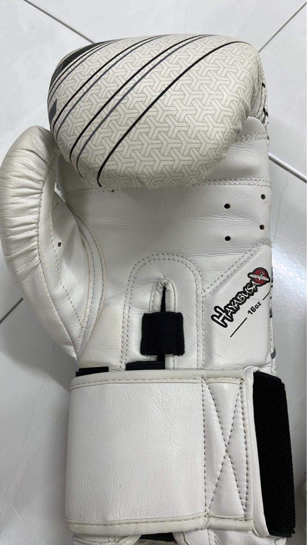 USED HAYABUSA glove 16oz, Sports Equipment, Other Sports Equipment
