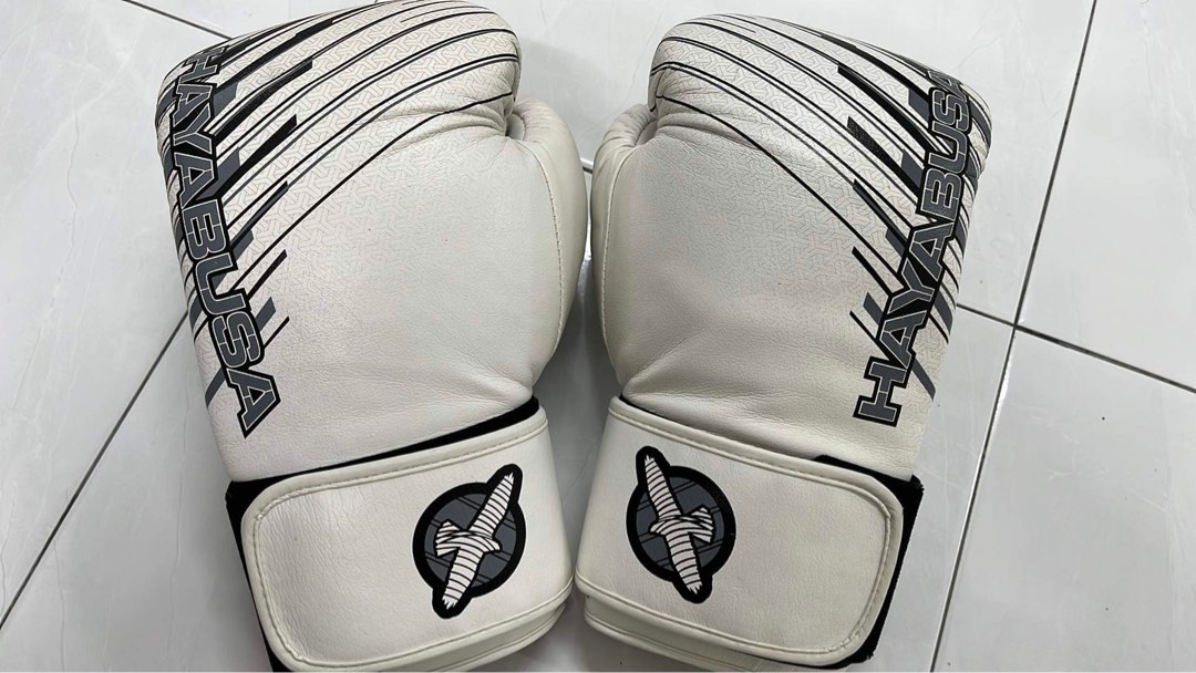 USED HAYABUSA glove 16oz, Sports Equipment, Other Sports Equipment