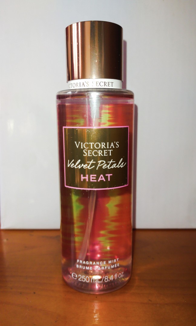Victoria's Secret Fragrance Mist Velvet Petals Heat