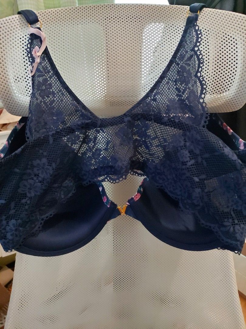 Victoria's Secret PushUp Bra 38DD, 女裝, 內衣和休閒服- Carousell