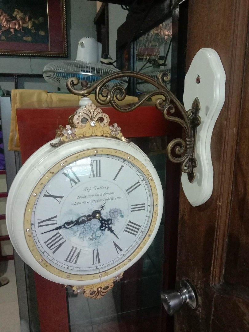 Vintage Hanging Clock, Hobbies & Toys, Memorabilia & Collectibles