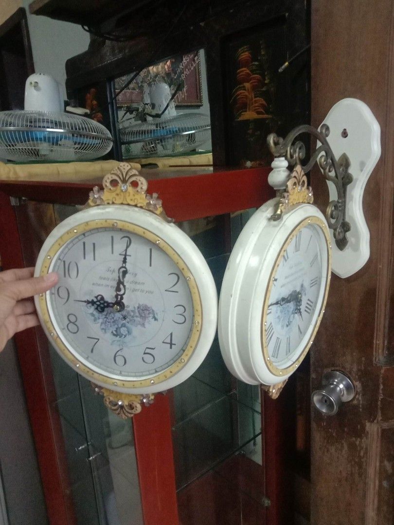 Vintage Hanging Clock, Hobbies & Toys, Memorabilia & Collectibles