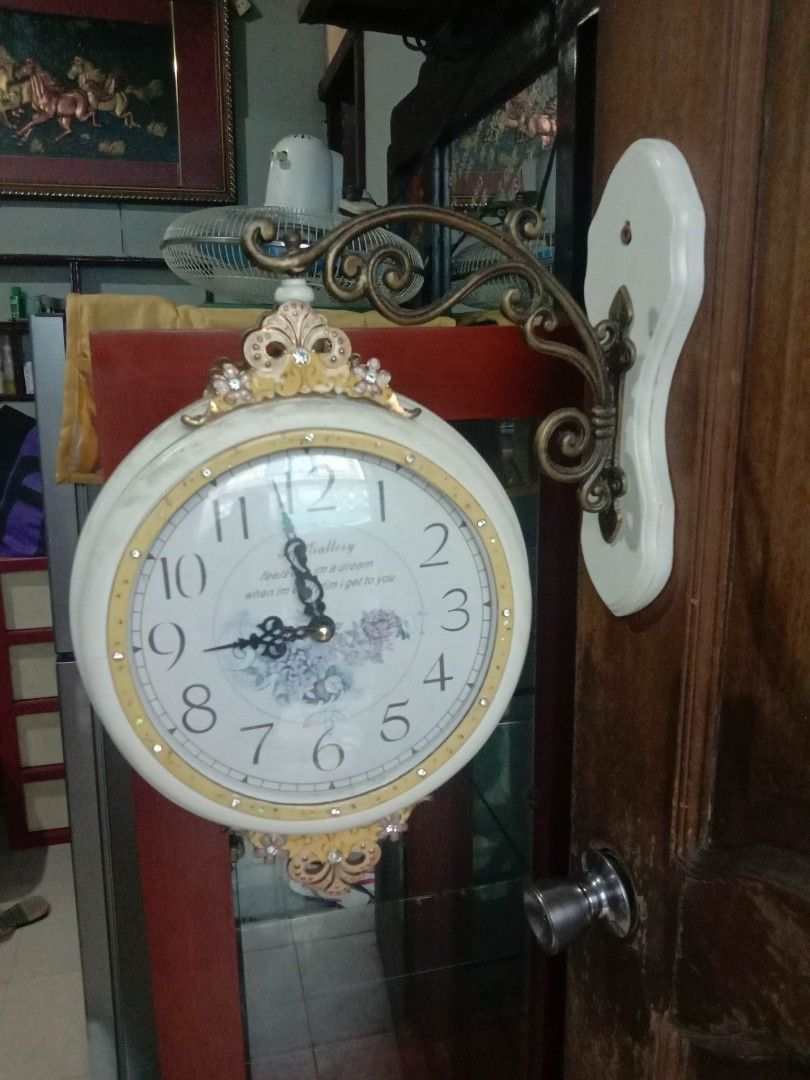 Vintage Hanging Clock, Hobbies & Toys, Memorabilia & Collectibles