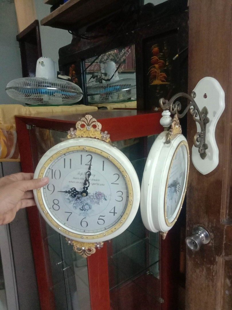 Vintage Hanging Clock, Hobbies & Toys, Memorabilia & Collectibles
