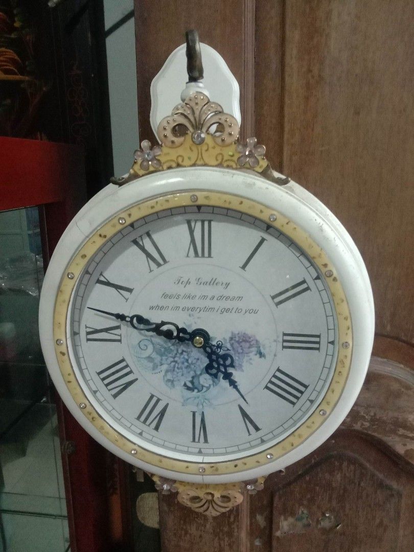 Vintage Hanging Clock, Hobbies & Toys, Memorabilia & Collectibles