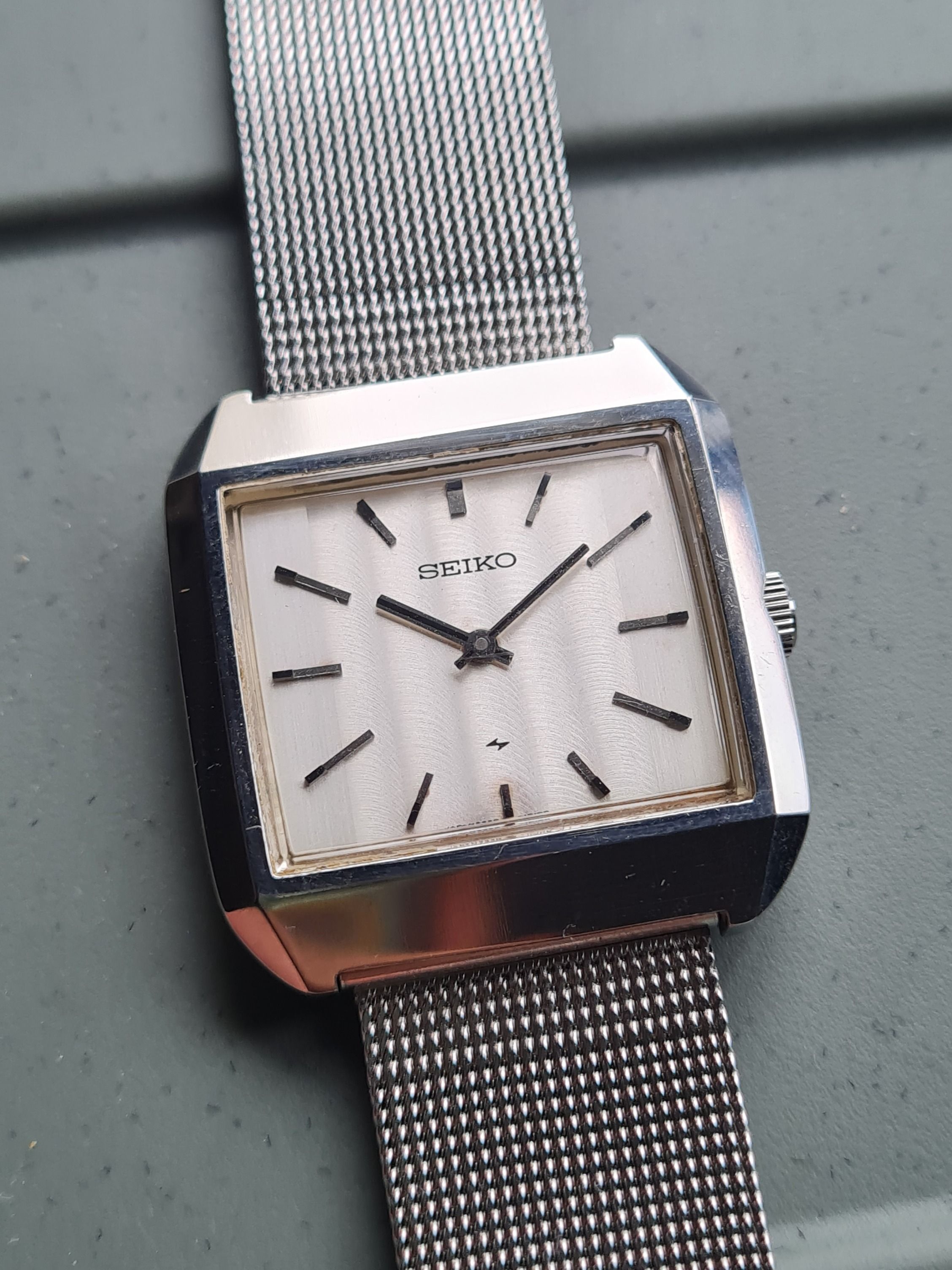 Vintage Seiko Chariot 2220-3172 25 Jewels Hi Beat TV Box