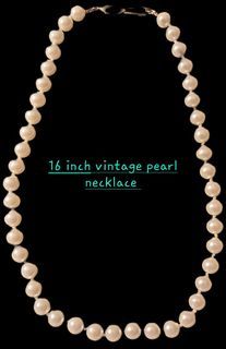 Vubtage pearl necklaces