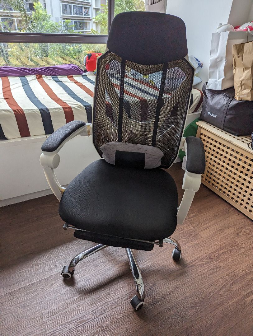 White Gaming Chair unbranded Furniture Home Living Furniture