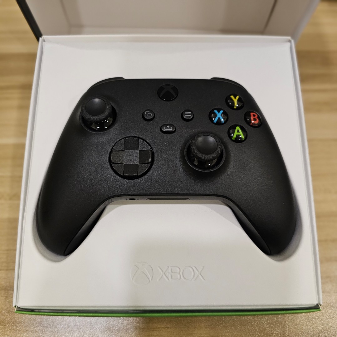 XBOX ONE CARBON BLACK CONTROLLER, Video Gaming, Gaming Accessories ...