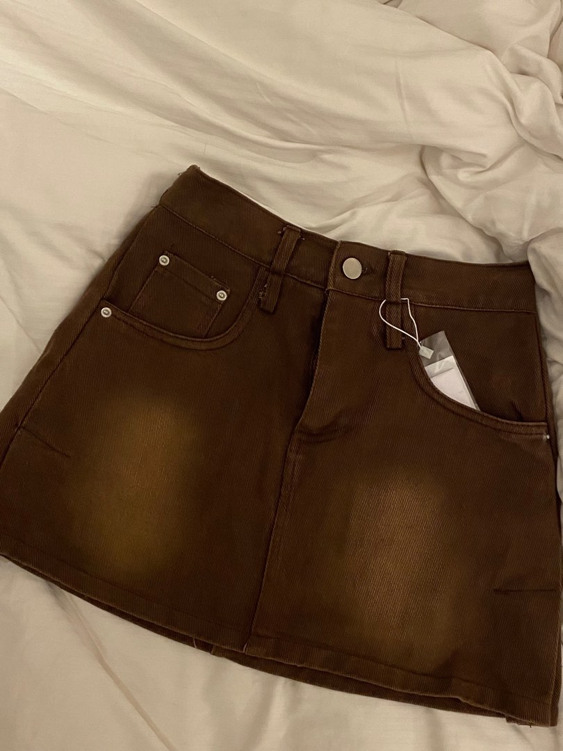 y2k brown short skirt, Women's Fashion, Bottoms, Skirts on Carousell