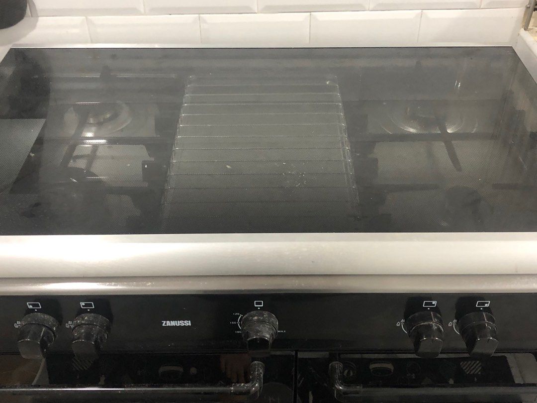 ZANUSSI 4 BURNER COOKER WITH OVEN GAS, TV & Home Appliances, Kitchen