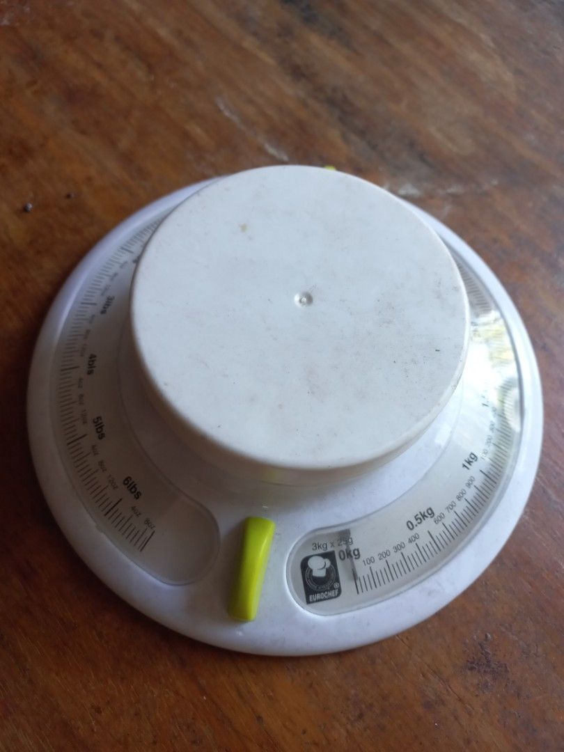 Take All - 3kg Capacity Weighing Scale (Category: Bakeware) located in Las Pinas. Submitted by ajbash (Listing ID 1220153003, Image 2). Description: with silicone mat and cake divider.