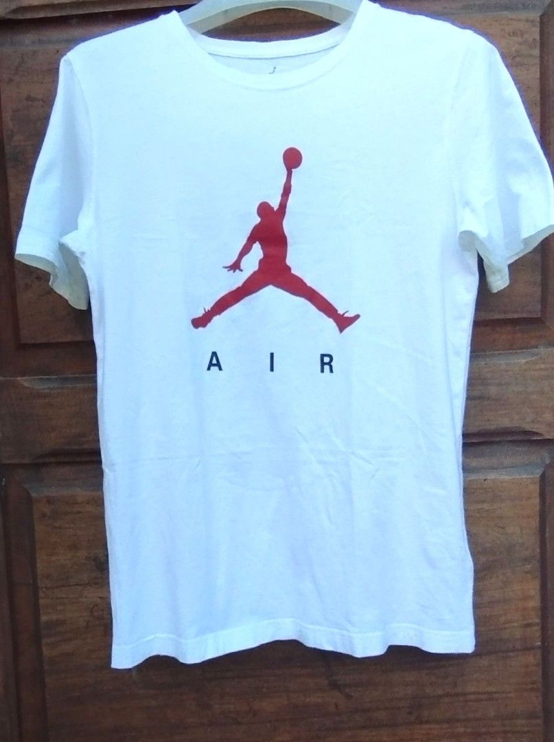 Air Jordan white shirt small (Category: Tshirts & Polo Shirts ) located in San Jose del Monte. Submitted by cable5254 (Listing ID 1220185718, Image 3). Description: 18*27 small.