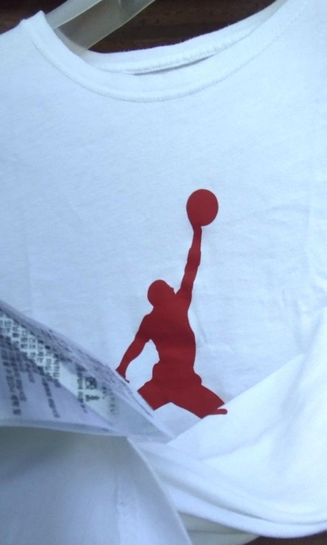 Air Jordan white shirt small (Category: Tshirts & Polo Shirts ) located in San Jose del Monte. Submitted by cable5254 (Listing ID 1220185718, Image 2). Description: 18*27 small.
