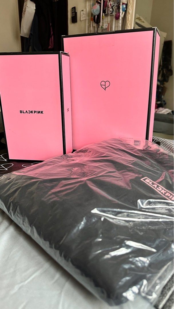 Blackpink Lightstick V2 + Clear Bag Official Merchandise, Hobbies & Toys,  Collectibles & Memorabilia, Fan Merchandise on Carousell