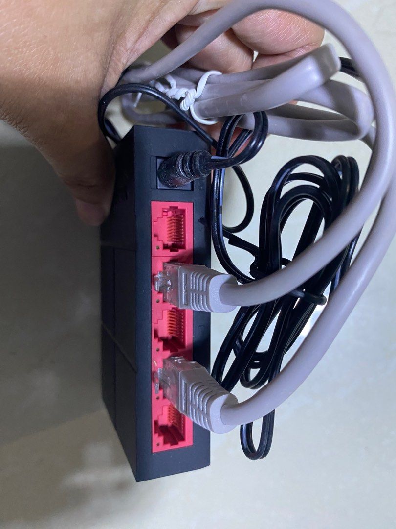 Bnew mercusys port switch (Category: Networking) located in Bulacan. Submitted by ellehcco (Listing ID 1220221498, Image 3). Description: Bnew without box Mercusys 5port switch hub Gcash payment Shipping via shopee.