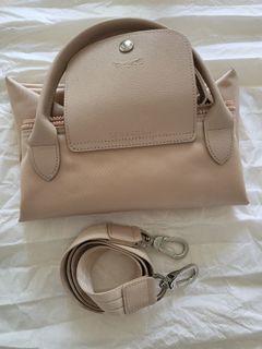 (Category: ) located in . Submitted by ladychoo (Listing ID 1220159368, Image 1). Description: .