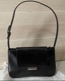 Braun Buffel Minimalist Leather Shoulder Handbag in Black
