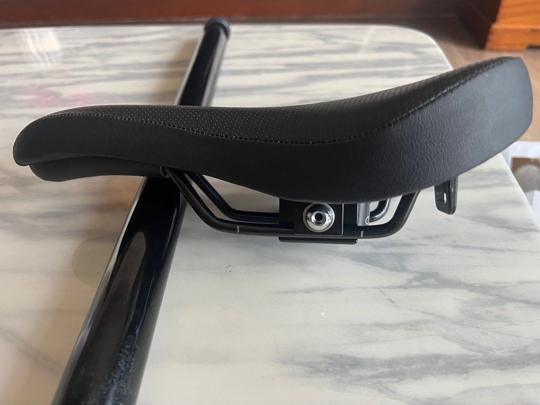 Brompton black edition saddle plus clamp plus seat post, Sports