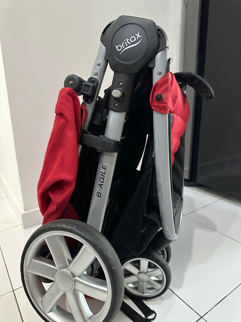 B agile stroller on sale tray