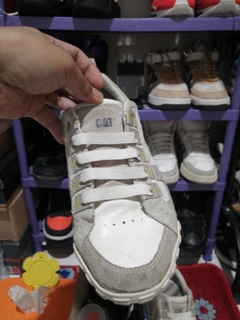 CATERPILLAR Slip On on Carousell